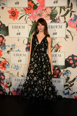 Annabelle Belmondo lors de la soirée de lancement de la collection Erdem x H&M à Paris le 26 octobre 2017