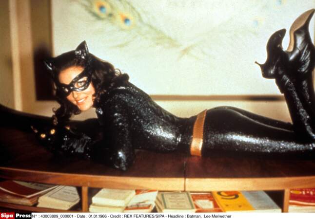 En 1966 au cinéma dans Batman, Lee Meriwether est la première Catwoman