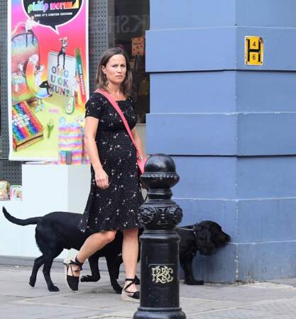 Pippa Middleton affiche son baby bump dans les rues de Londres le 19 juillet 2018