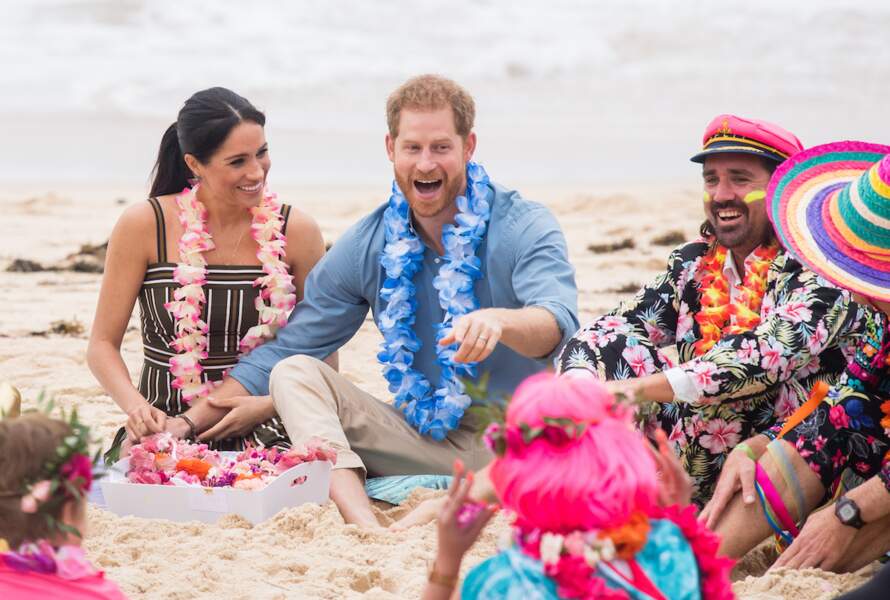 Meghan Markle et le prince Harry sur la plage Bondi Beach, à Sydney, en Australie, le 19 octobre 2018