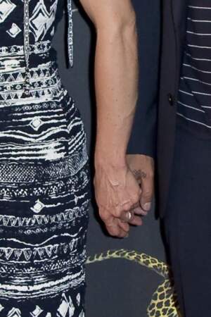 Vanessa Paradis et Samuel Benchetrit main dans la main lors de la première du film "Chien"