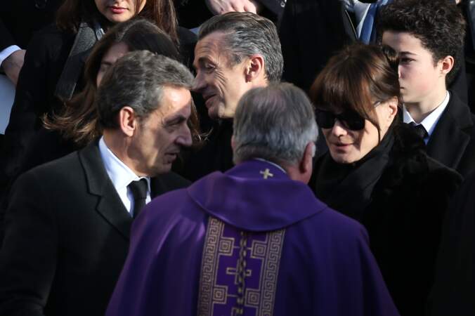 Nicolas Sarkozy, son frère François Sarkozy, sa femme Carla Bruni-Sarkozy aux obsèques d'Andrée Sarkozy