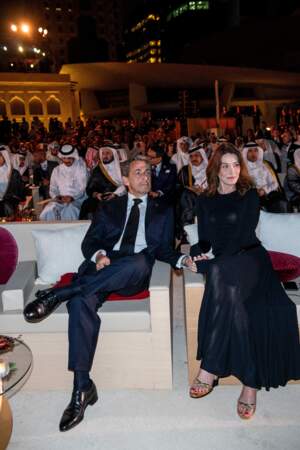 Durant la soirée qui suivait l'inauguration, Carla Bruni et Nicolas Sarkozy sont apparus très tactiles. 