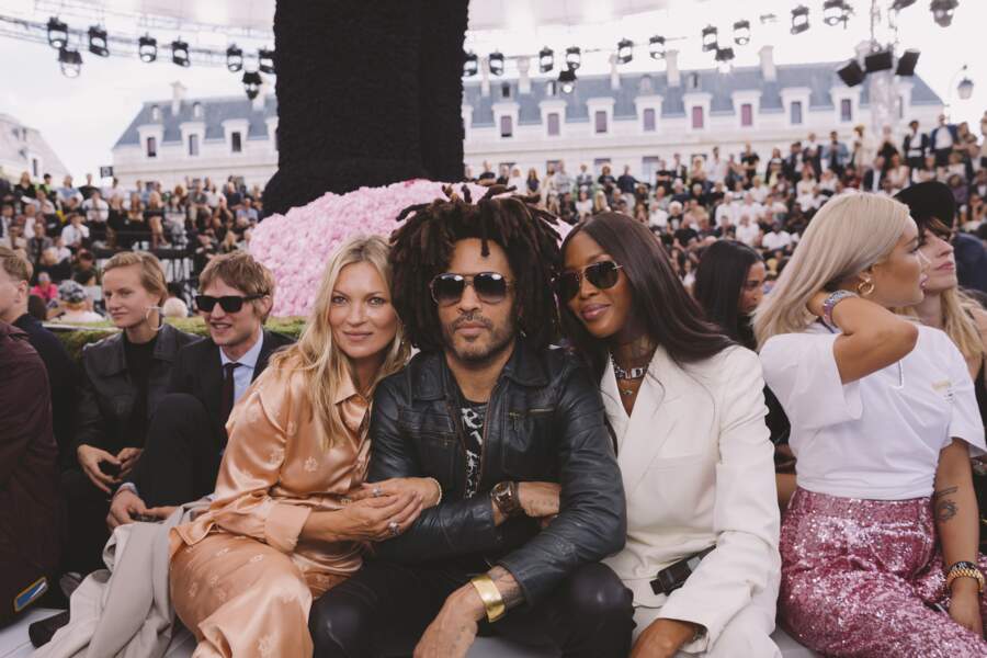 Kate Moss, Lenny Kravitz et Naomi Campbell complices en front row du défilé Dior Homme.