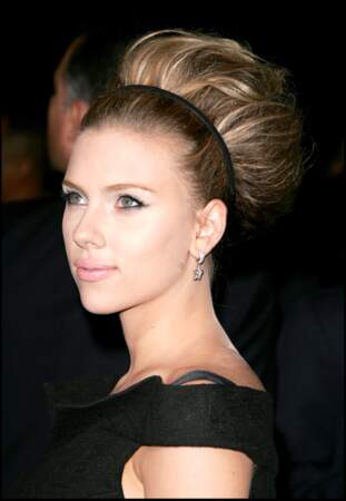 Le chignon trop volumineux de Scarlett Johansson