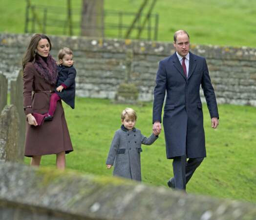 Kate, Charlotte, George et William, lors de la messe de Noël à Englefield le 25 décembre 2016 