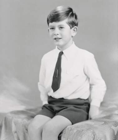 Portrait officiel du prince Charles, pour ses six ans, en 1954.