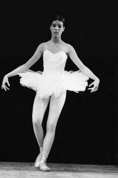 Caroline de Monaco, jeune fille gracieuse lors d'un gala de danse à Monaco, à la fin des années 1960