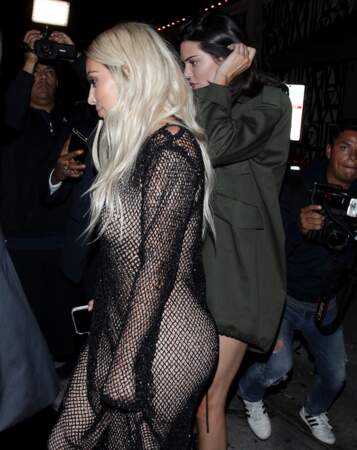 Kim Kardashian And Kendall Jenner Grab A Late Night Bite - LA