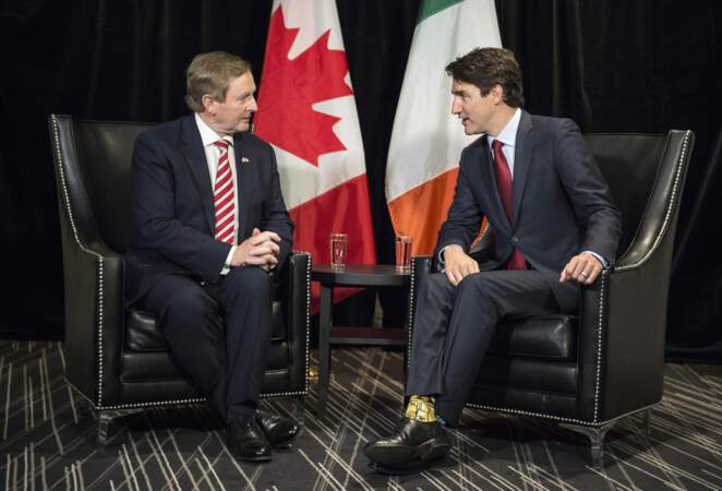 Justin Trudeau portant des chaussettes Star Wars pour rencontrer son homologue irlandais le 4 mai 2017