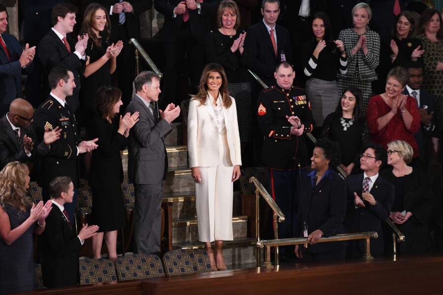 Arrivée de son côté au Capitole, Melania Trump a fait une entrée remarquée à la Chambre des représentants.
