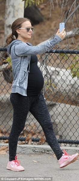 Sportswear, l'actrice Natalie Portman a jeté son dévolu sur le pantalon Oscar d'Envie de Fraise