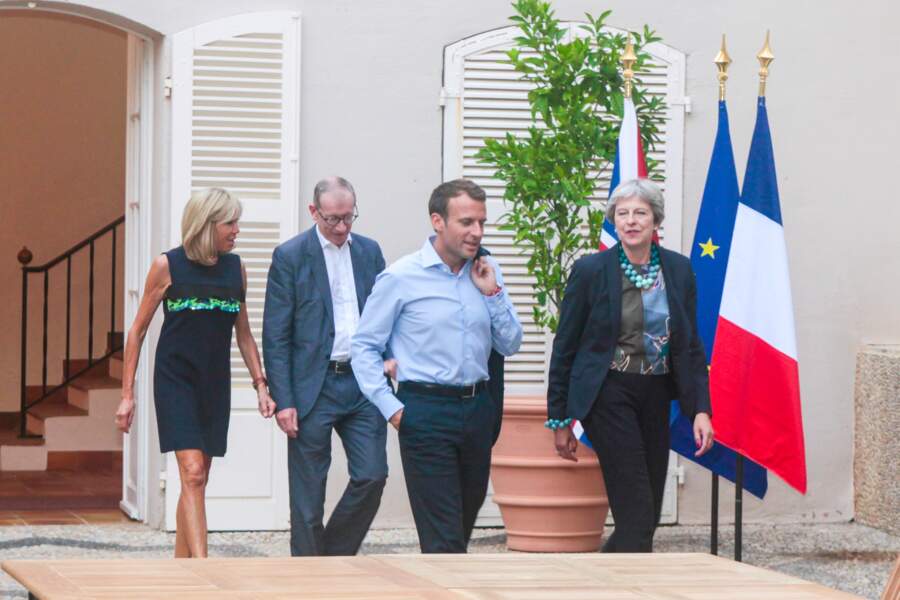 Emmanuel Macron et son épouse Brigitte reçoivent Teresa May et son mari Philip au Fort de Brégançon