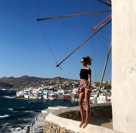 Ange de Victoria's Secret, Izabel Goulart se sentait pousser des ailes au pied des moulins de l'île, le 25 juillet.