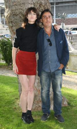 Pour l'occasion, Charlotte Gainsbourg avait misé sur un look robe en petite jupe rouge et col roulé noir