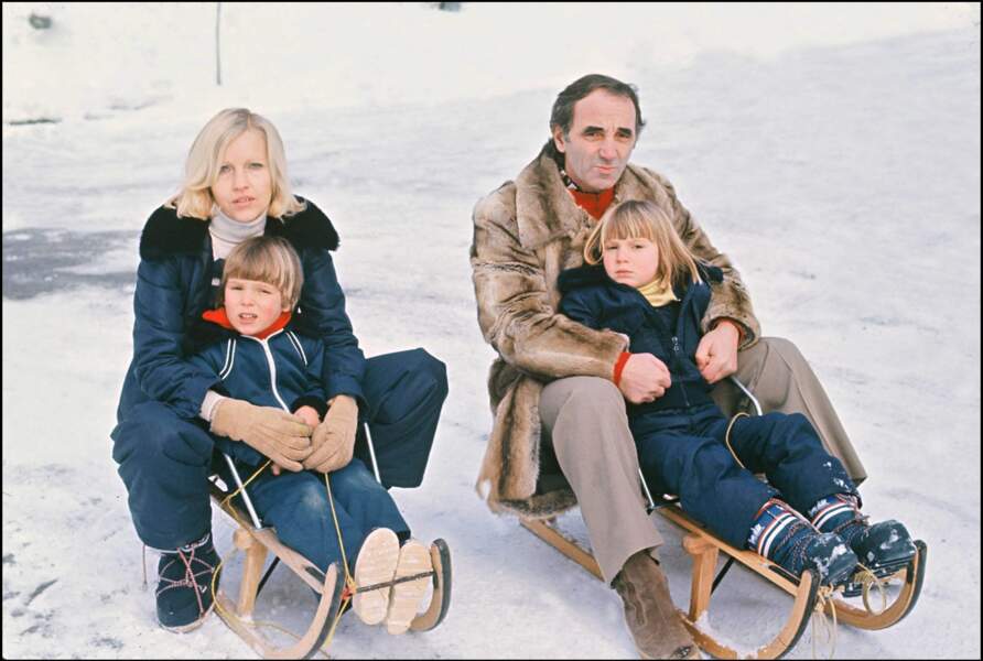 Charles Aznavour et sa femme Ulla, et leurs enfants Katia et Mischia en 1976