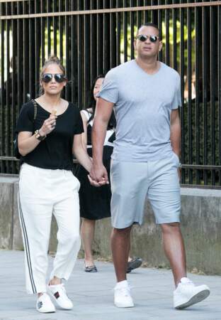 Jennifer Lopez et son chéri Alex Rodriguez ont dépensé une petite fortune pour leur voyage à Paris. 