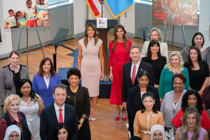 Melania Trump, en robe Scanlan Theodore, au siège de l'ONU à New York le 26 septembre 2018