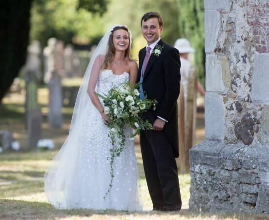 Charlie Van Straubanzee, ami du Prince Harry, a épousé Daisy Jenkins (dans une robe Mira Zwillinger) le 4 août 2018