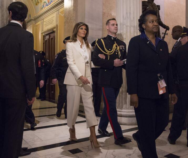 La First lady a tout juste attendu la fin du discours de son époux pour rejoindre la Maison-Blanche.
