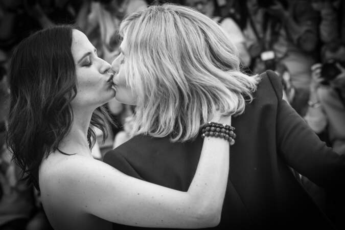 Baiser d'anthologie pour Eva Green et Emmanuelle Seigner au festival de Cannes