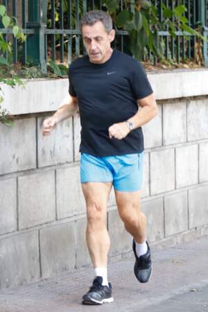 Nicolas Sarkozy fait son jogging dans les rues d'Athènes en Grèce le 22 octobre 2017