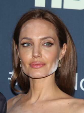Une nouvelle victime de la poudre matifiante : Angelina Jolie