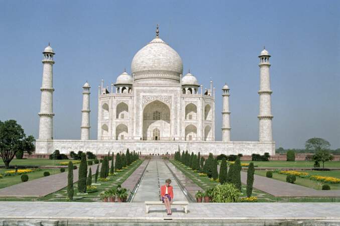 Lady Diana, devant le Taj Mahal, en Inde, en 1992