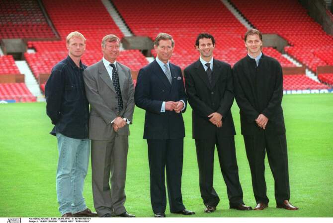 David Beckham et Alex Ferguson lors d'une visite du prince Charles au club du Manchester United en 1997