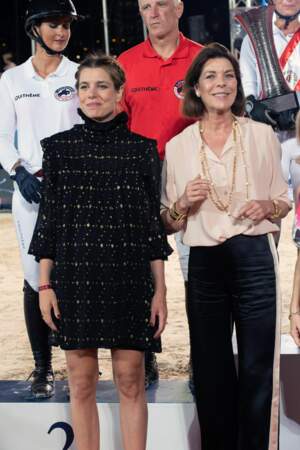Charlotte Casiraghi affiche son baby-bump stylé aux côtés de sa mère Caroline de Monaco en juin 2018