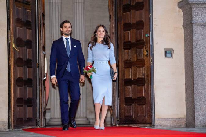 La princesse Sofia de Suède portait cette jupe avec top parfaitement assorti du même bleu