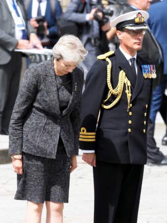 Theresa May attend le prince William, lors de la commémoration du centenaire de la bataille dAmiens