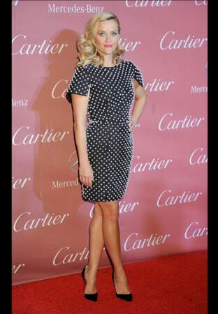 Make-up d'inspiration sixties et silhouette Michael Kors pour Reese Witherspoon