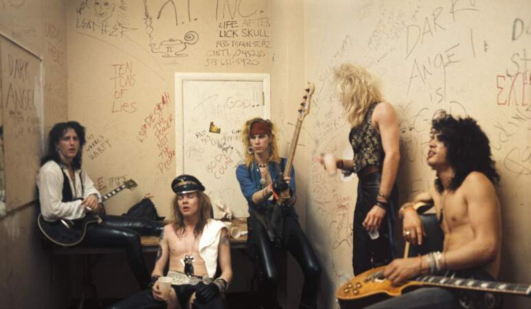Portrait du groupe Guns N'Roses en backstage en 1986, au Fenders Ballroom de Long Beach, Californie
