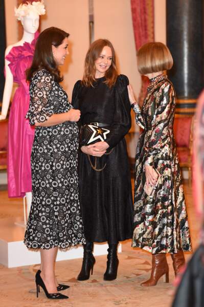 19 février 2018 : Kate Middleton en robe fleurie avec Anna Wintour et Stella McCartney