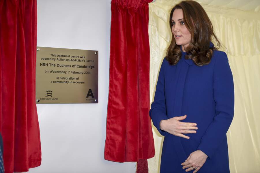 Kate Middleton enceinte affiche de plus en plus son baby-bump