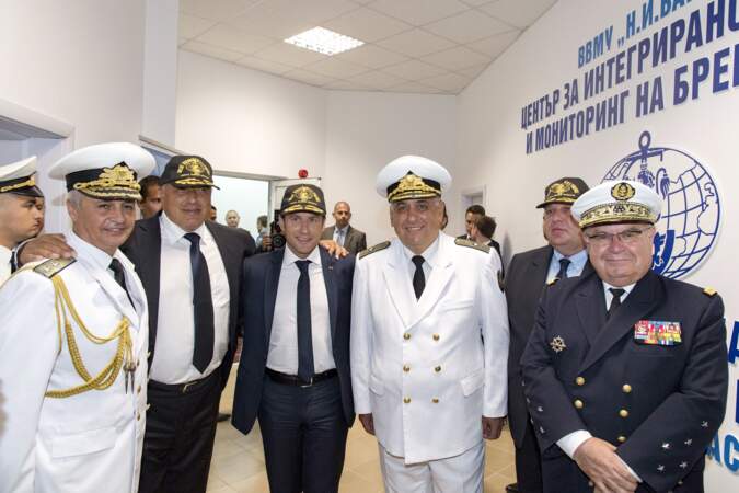 Emmanuel Macron heureux à l'académie navale de Varna en Bulgarie