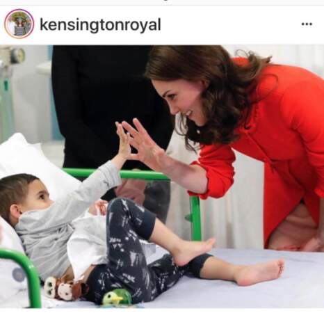Kate Middleton rend visite aux enfants malades