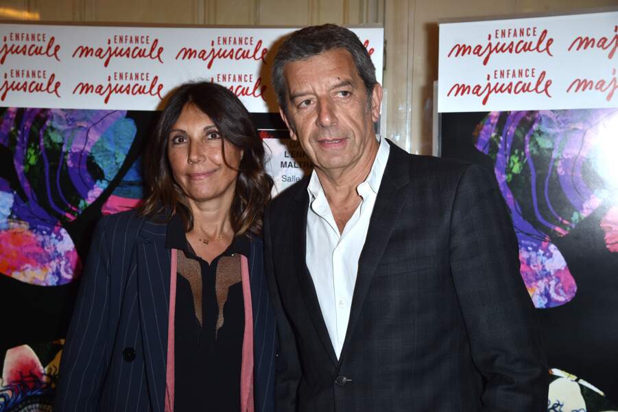 Michel Cymes et sa femme Nathalie sur le tapis rouge de la salle Gaveau, à Paris, le 25 mars 2019.