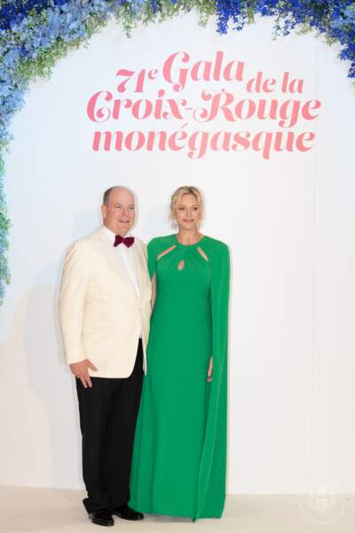 Albert II et Charlene de Monaco rayonnaient lors de ce 71e Gala de la Croix-Rouge