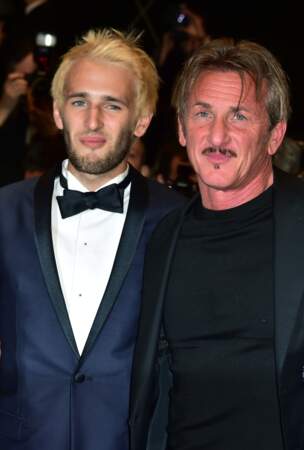 Sean Penn et son fils Hopper Jack Penn lors de la présentation du film "The Last Face" à Cannes le 20 mai 2016