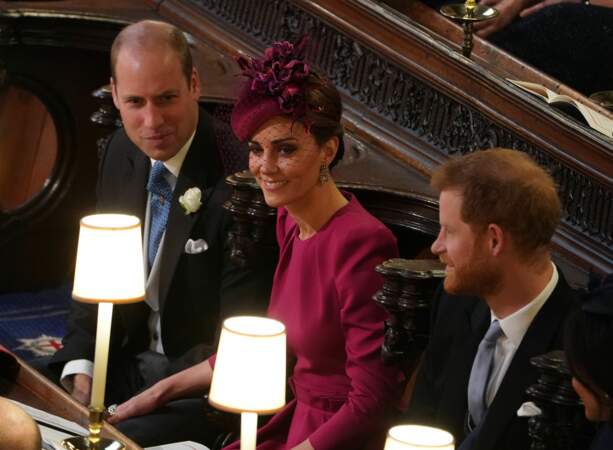 Au mariage de la princesse Eugenie, Kate Middleton était en robe et bibi framboise, rayonnante.