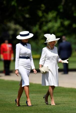 Une tenue immaculée qui soulignait l'éternel bronzage de Melania Trump