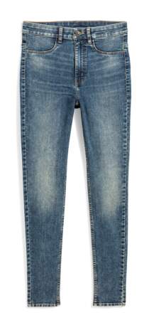 Délavé, jeans slim, 24,99 € (H&M >< TIFFANY YOUNG).