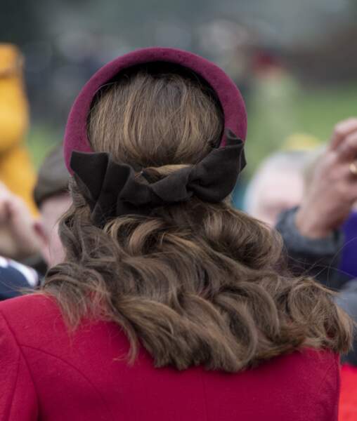 Kate Middleton et son headband Jane Taylor, porté à Sandringham, le 25 décembre 2018
