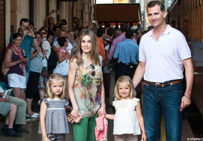 Letizia et Felipe d'Espagne sont pour quelques jours au palais de Marivent, à Palma de Majorque, avec leurs deux fi