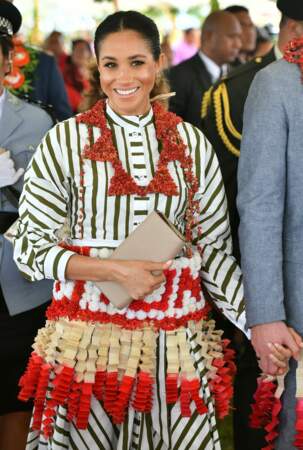 Meghan Markle porte une tenue traditionnelle 