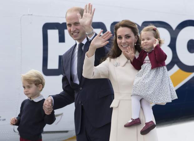George, William, Kate et Charlotte  à leur départ de Victoria le 1er octobre 2016