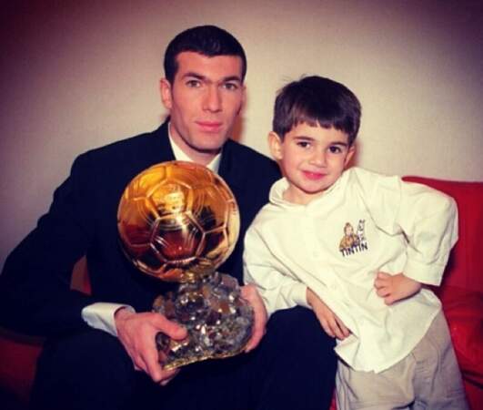 Enzo et son papa "Zizou", en 1998, lors de la victoire de l'équipe de France de football aux Championnat du Monde