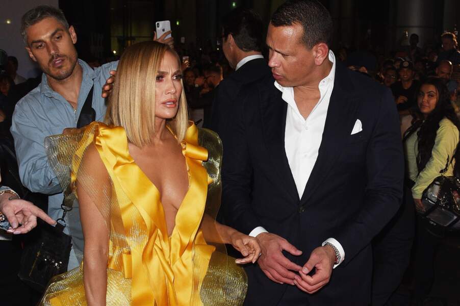 En plus de son fiancé, Jennifer Lopez était accompagnée de son coiffeur Chris Appleton ce 7 septembre à Toronto